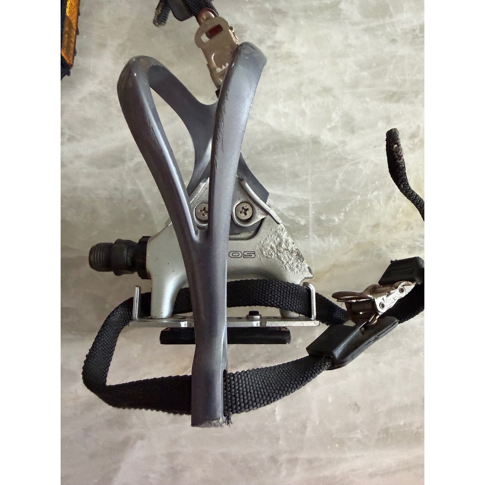 Shimano 105 Pd-1050 Pedals Road Bike Os Silver Toe Clips Straps Reflectors View 3